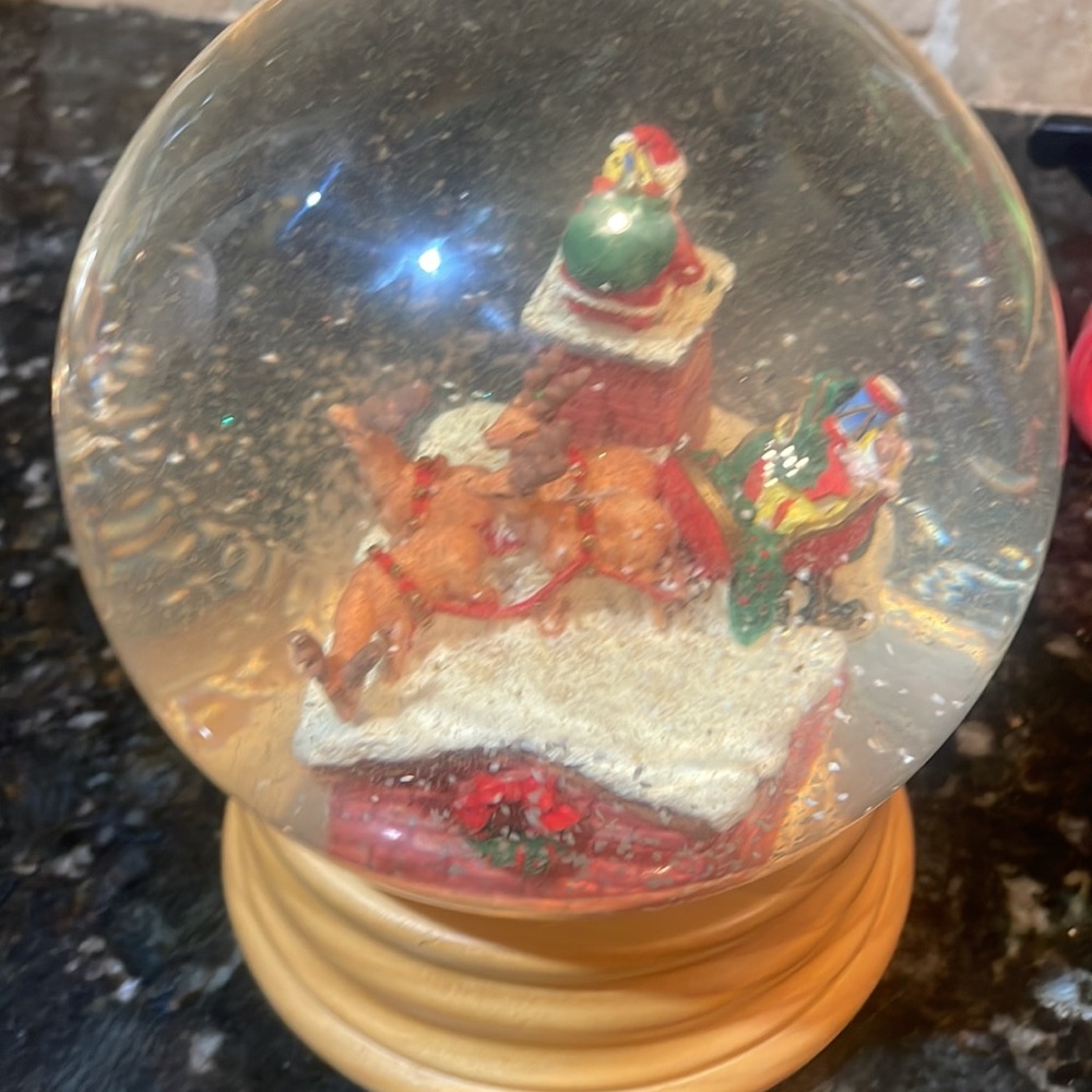 80s Smithsonian Institution Large Glass Christmas SnowGlobe - Picture 3 of 5